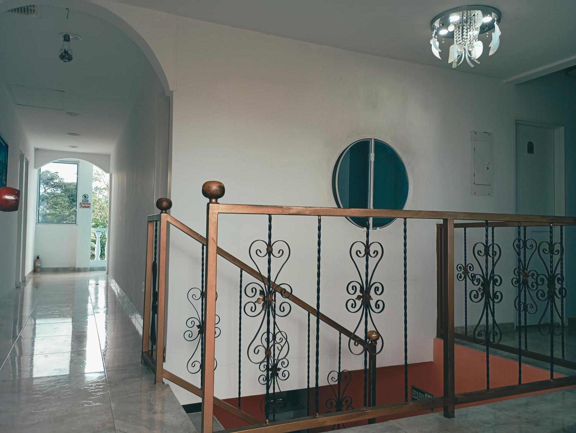Hotel Real Palace Tuluá Екстериор снимка